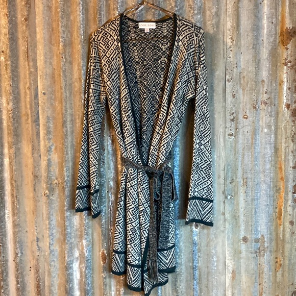 Nice Aztec print sweater - Picture 1 of 5